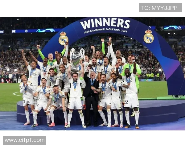 历史足球明星排名前五十的传奇人物与他们的辉煌成就回顾