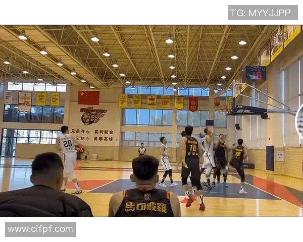 武汉篮球队战术创新引领潮流成就新高峰 武汉篮球队战术创新引领潮流成就新高峰