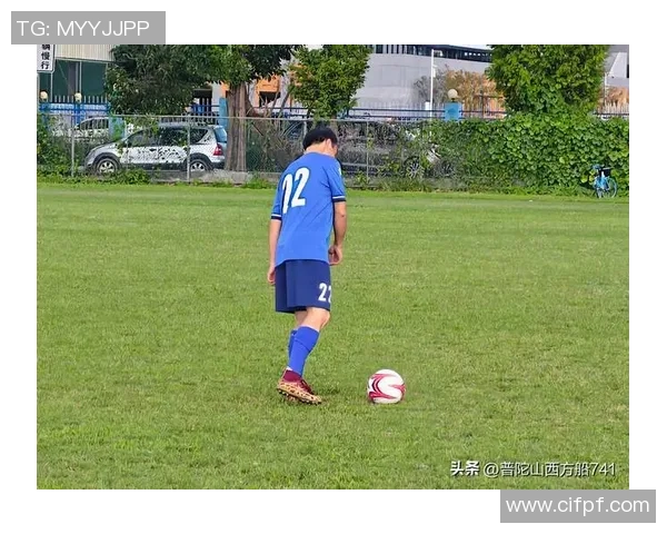 在绿茵场上追梦足球明星的心声与独白 在绿茵场上追梦足球明星的心声与独白