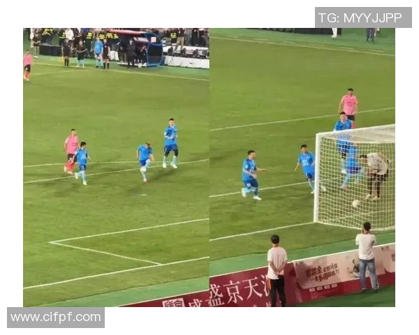 足球明星化身普通人挑战街头踢球节目引发热潮与欢笑